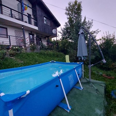 Hotel Casuta Cu Trandafiri Slănic Exteriér fotografie
