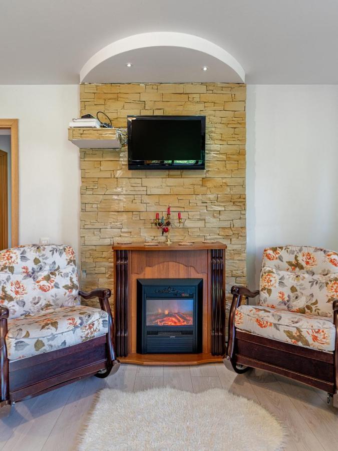 Hotel Casuta Cu Trandafiri Slănic Exteriér fotografie