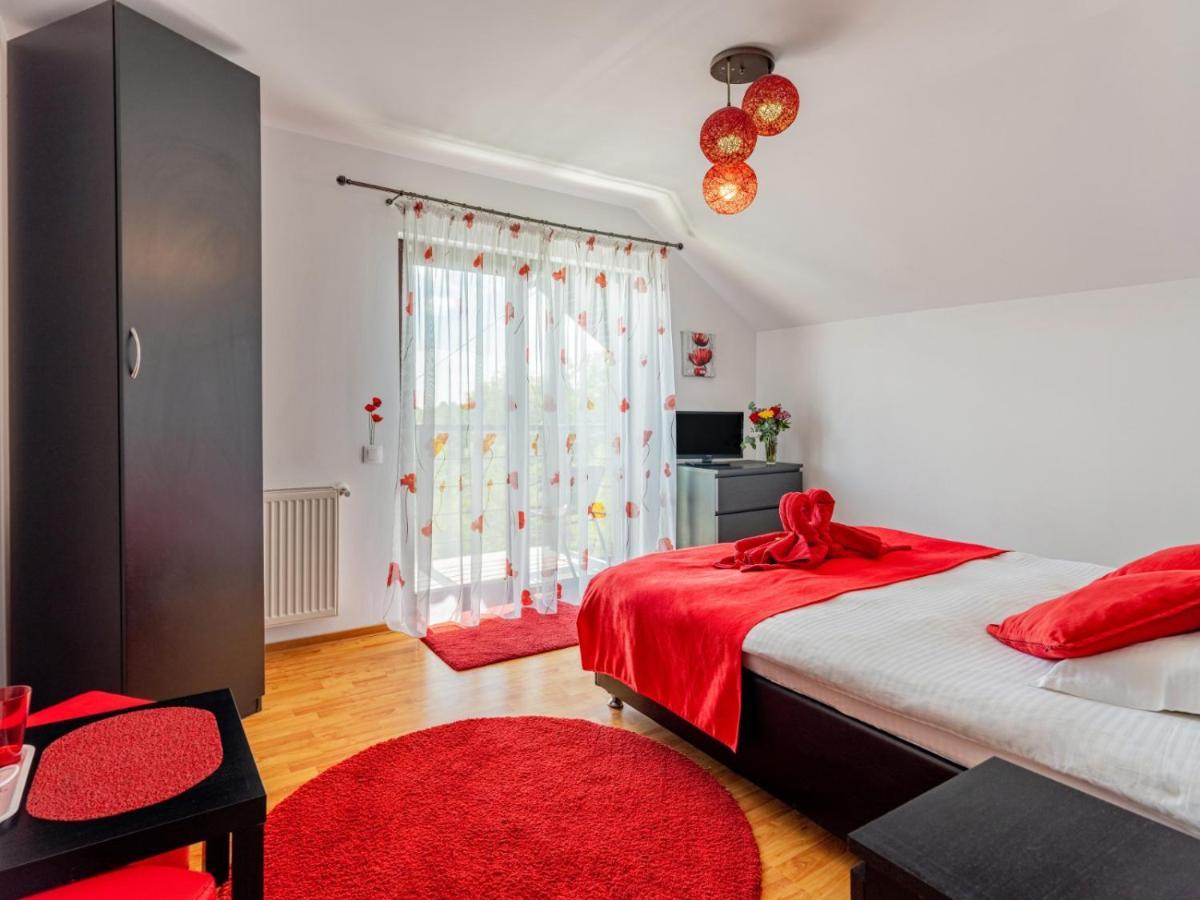 Hotel Casuta Cu Trandafiri Slănic Exteriér fotografie