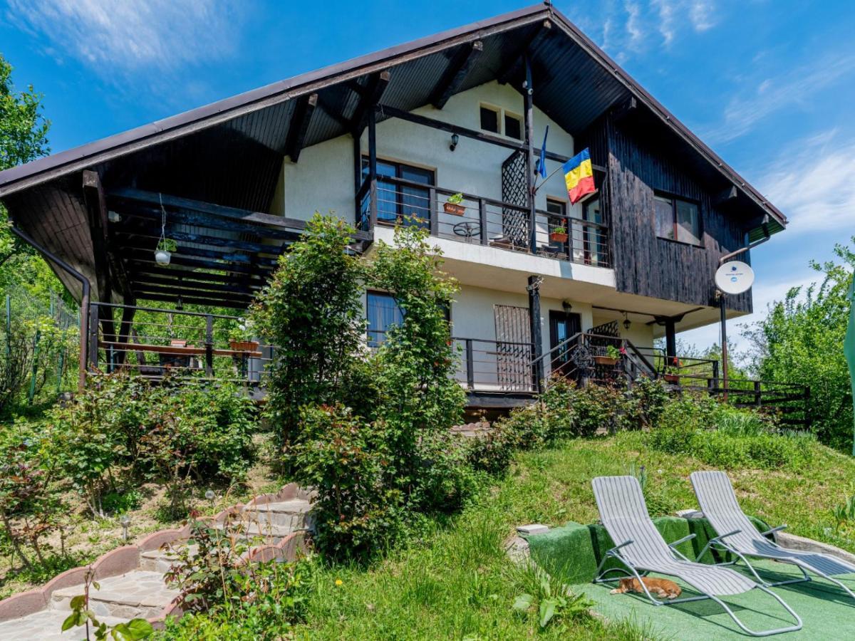 Hotel Casuta Cu Trandafiri Slănic Exteriér fotografie