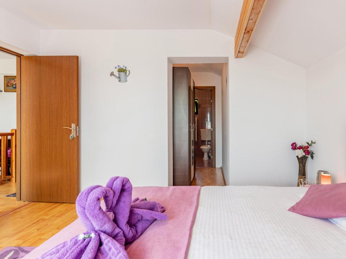 Hotel Casuta Cu Trandafiri Slănic Exteriér fotografie