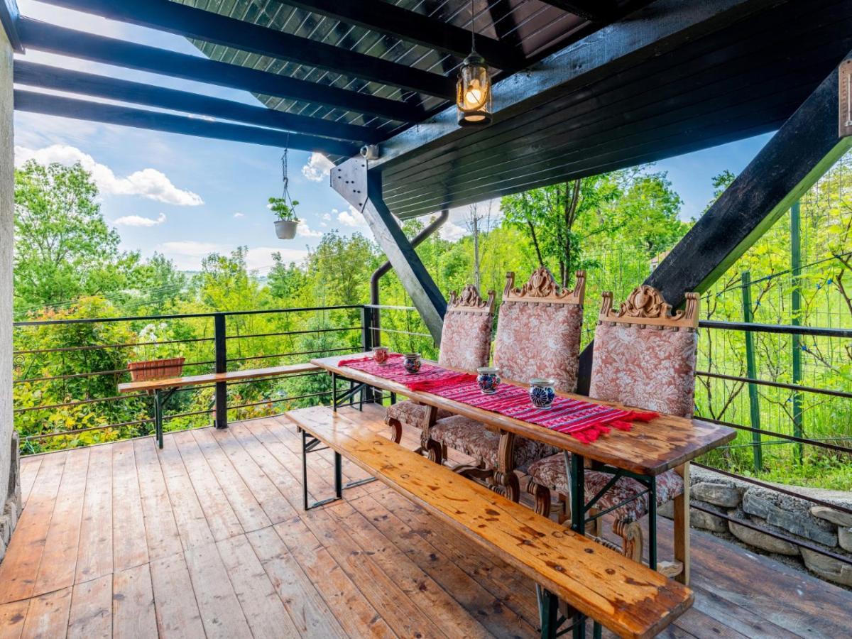 Hotel Casuta Cu Trandafiri Slănic Exteriér fotografie